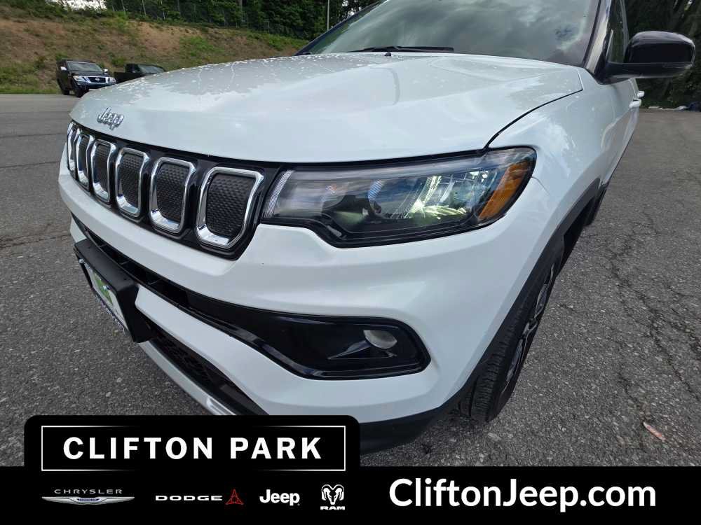 Used 2022 Jeep Compass Limited AWD/4WD image 7