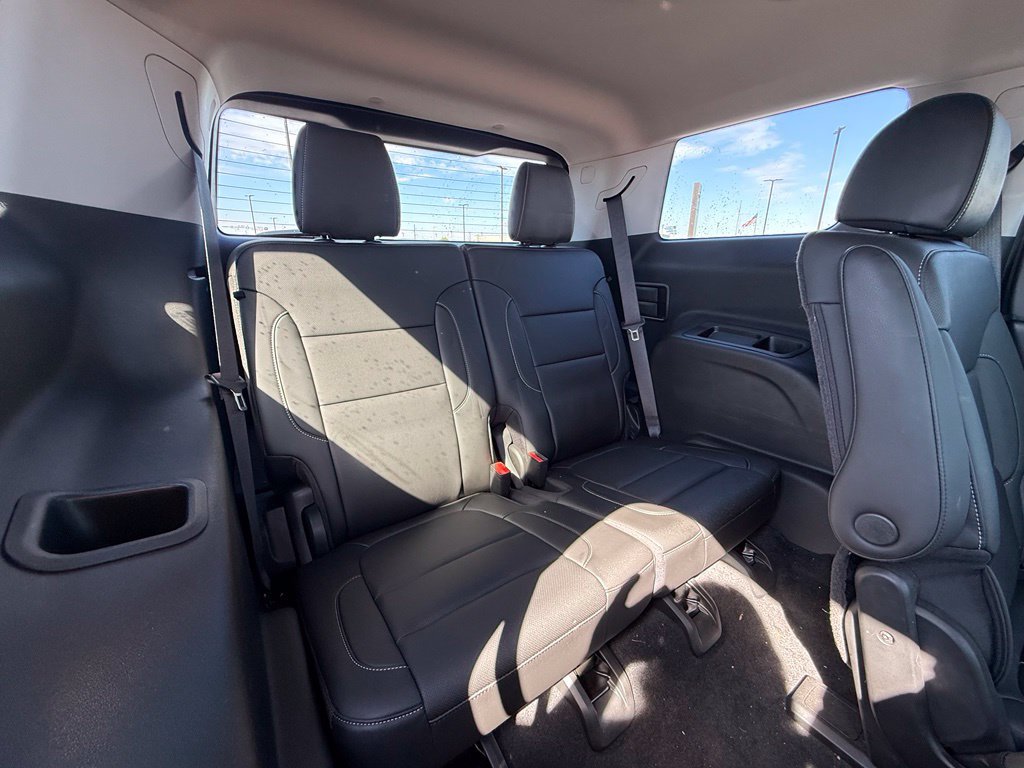 Used 2021 GMC Acadia SLT w/ Premium Package FWD image 28