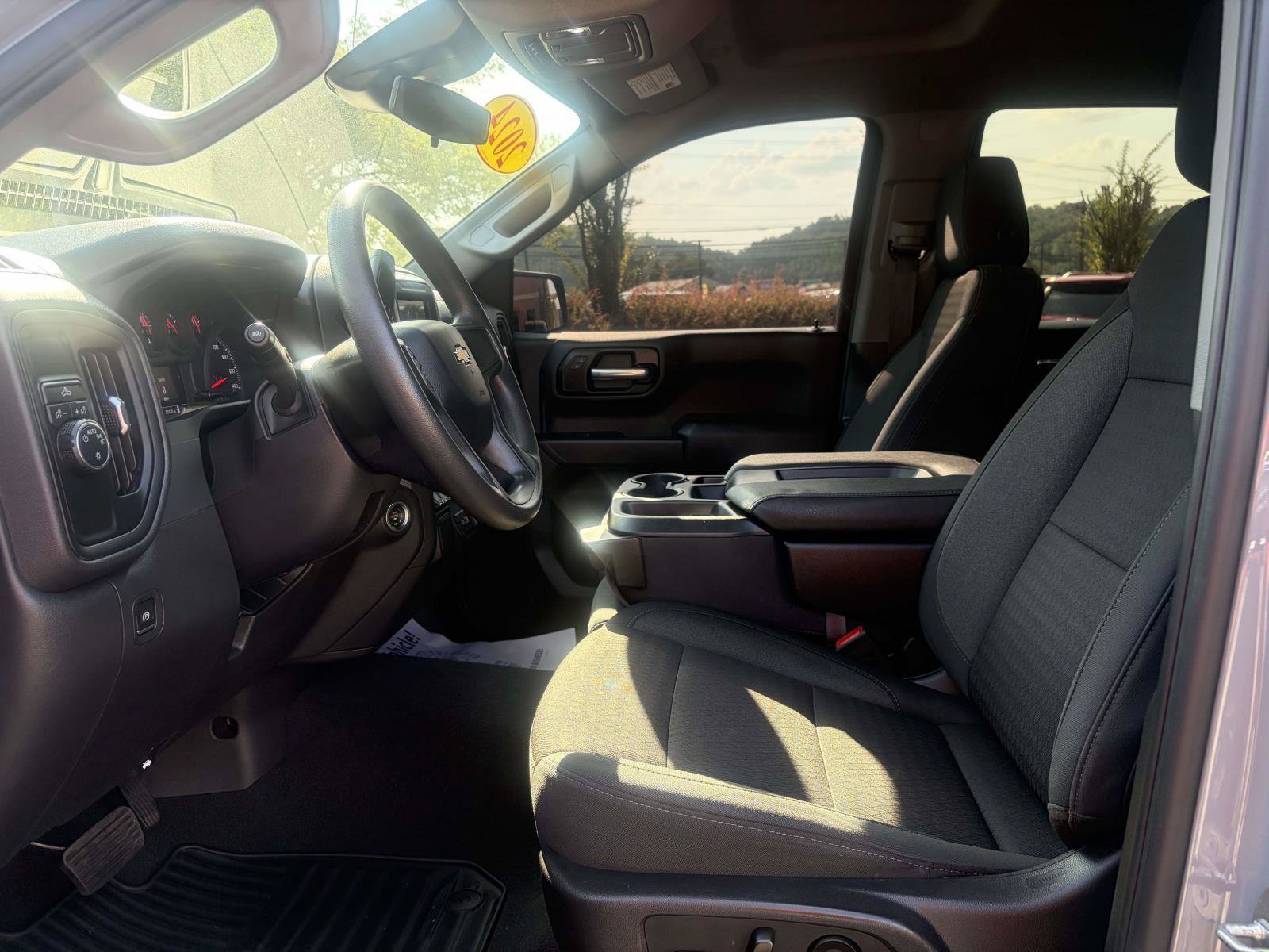 Used 2024 Chevrolet Silverado 1500 Custom RWD image 4