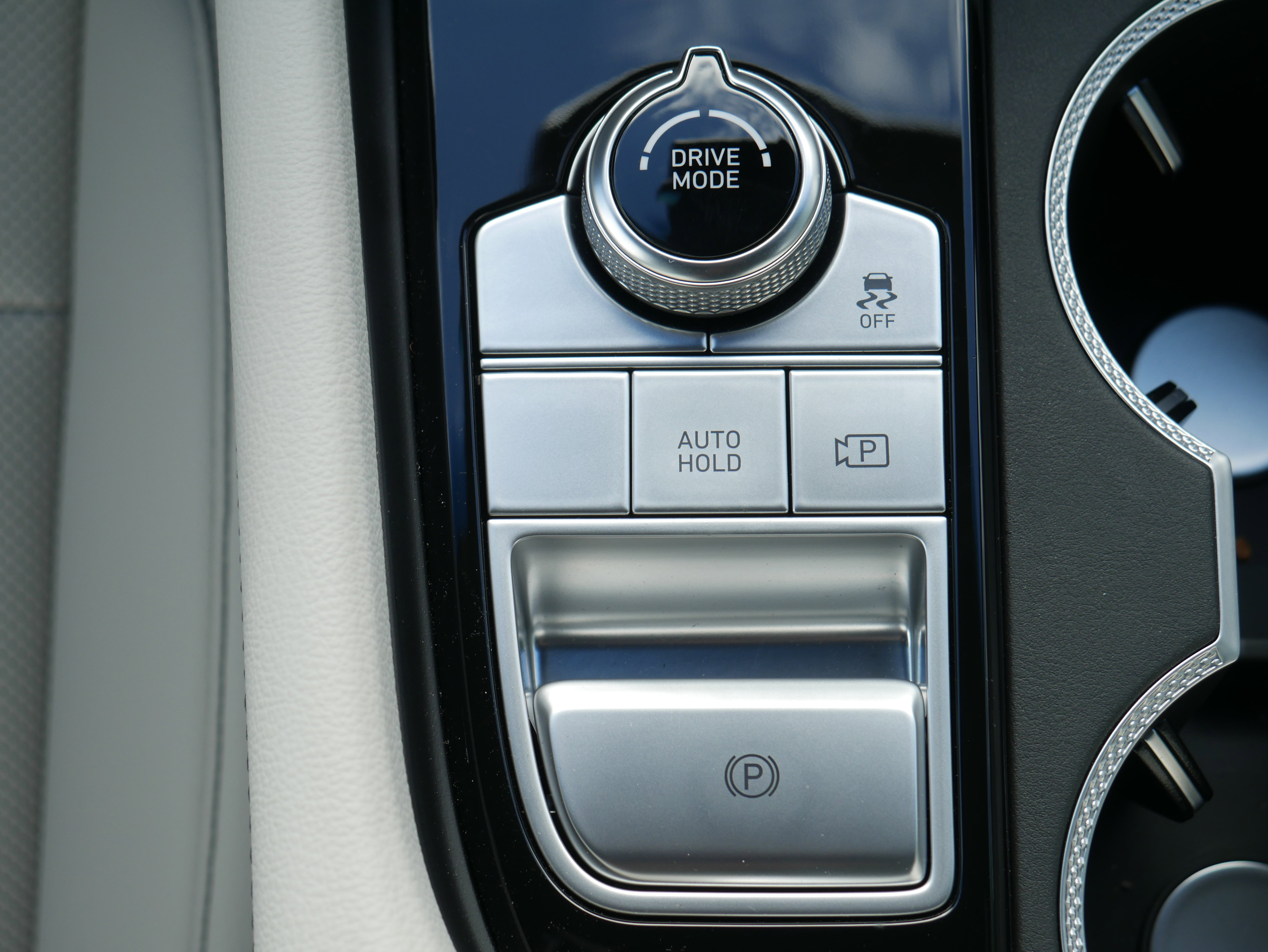 Used 2025 Genesis G70 2.5T image 22