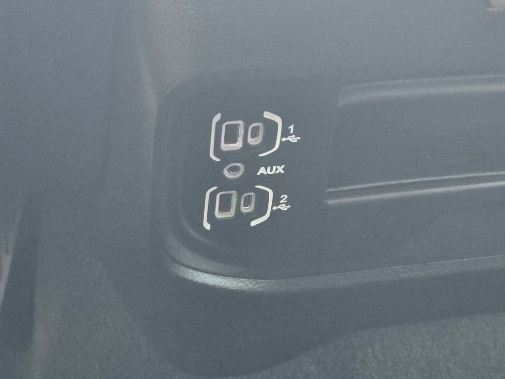 Used 2024 RAM 4500 Laramie image 31