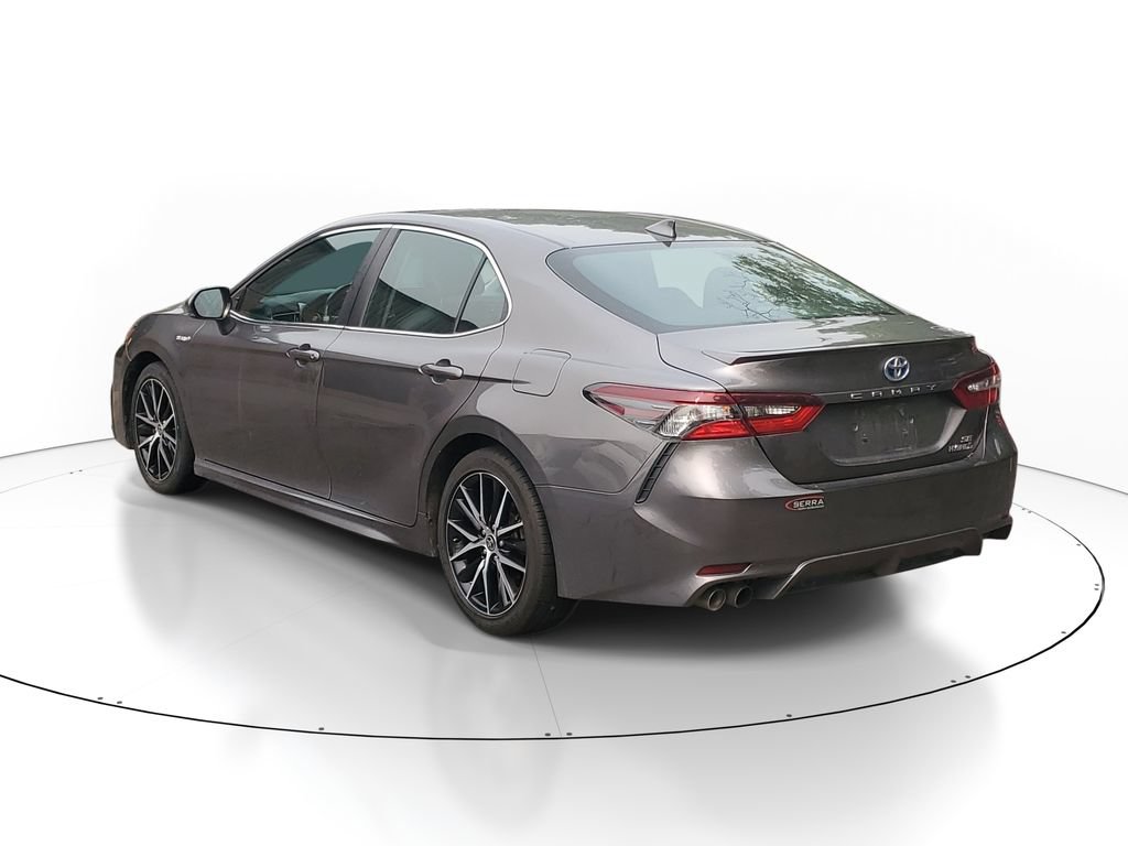 Used 2021 Toyota Camry SE w/ Cold Weather Package FWD image 3