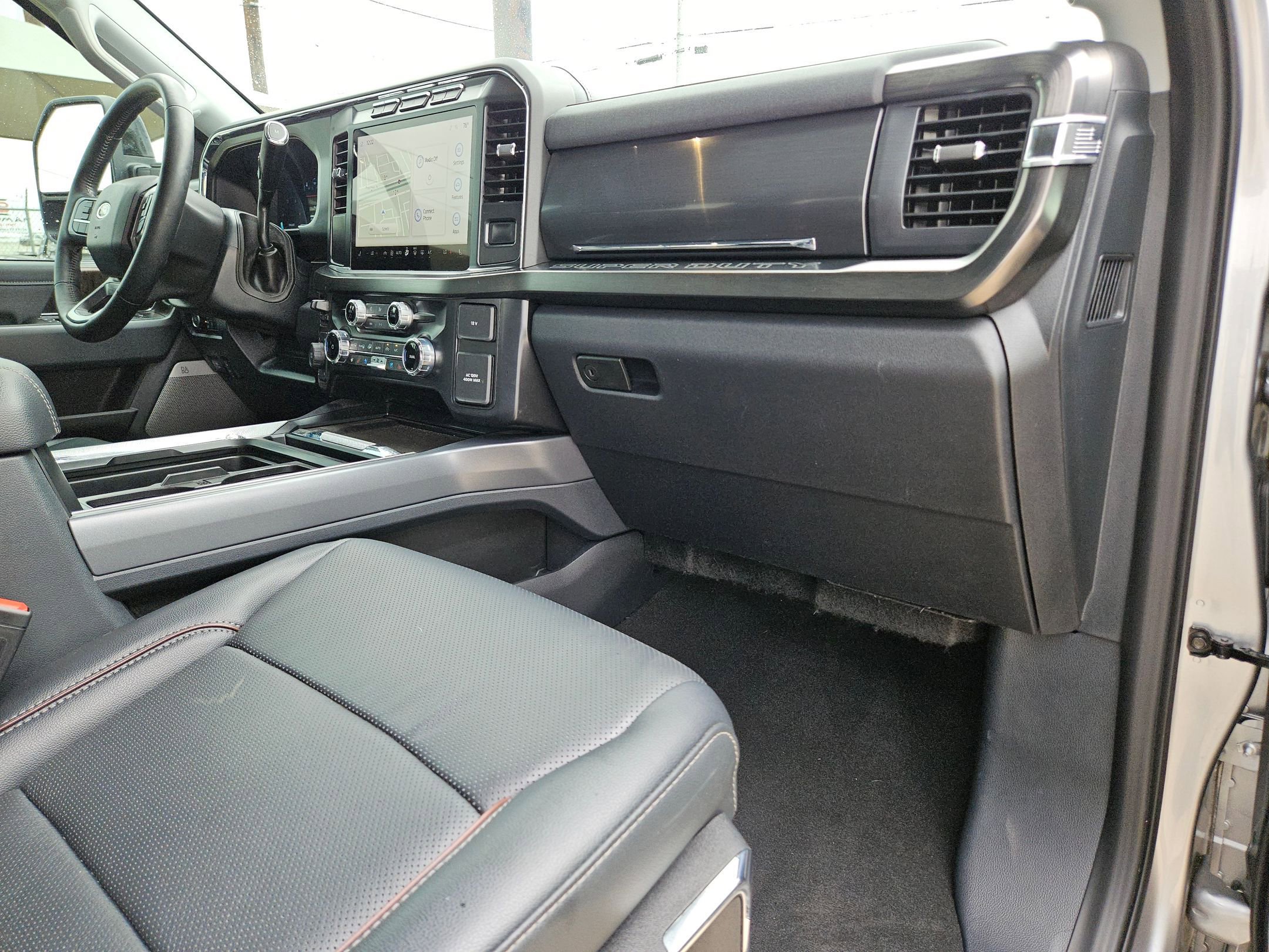 Used 2024 Ford F250 Lariat w/ Black Appearance Package image 28