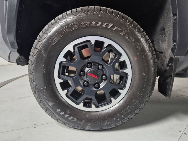 Certified 2024 Toyota Tacoma TRD Off-Road AWD/4WD image 10