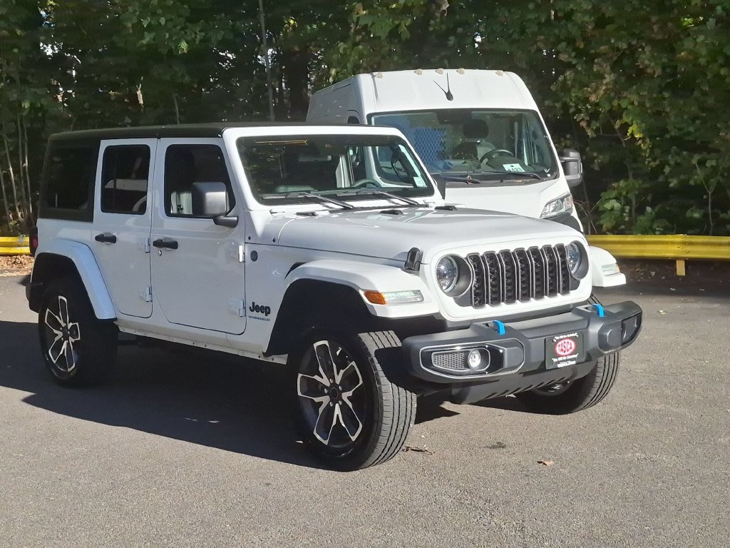 Used 2024 Jeep Wrangler Unlimited w/ Convenience Group AWD/4WD image 1