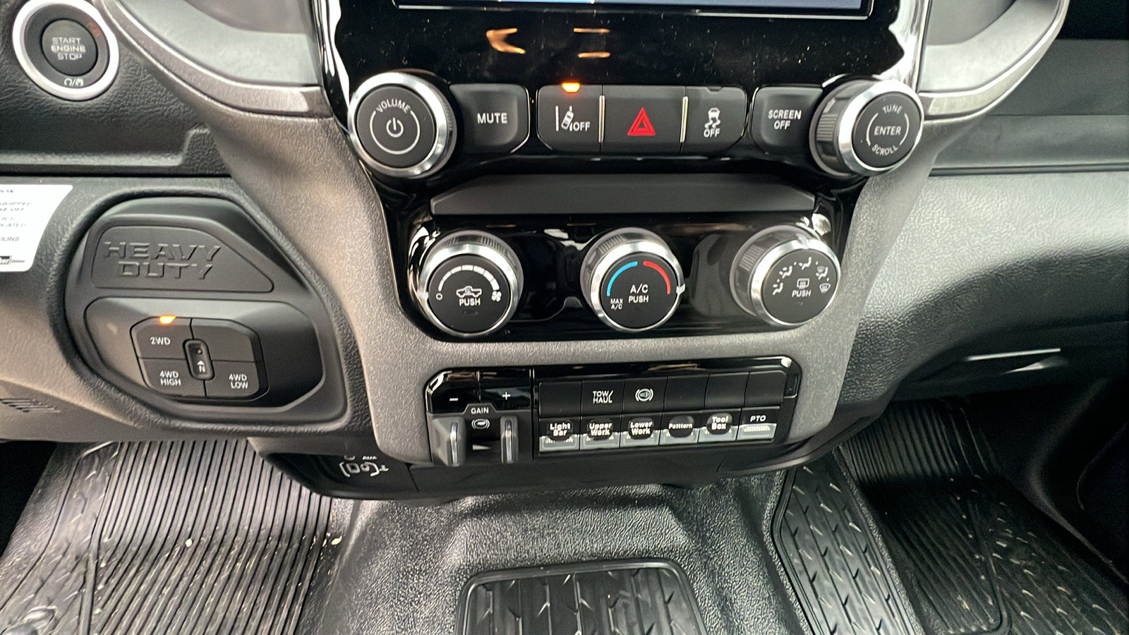 Used 2025 RAM 5500 Tradesman w/ Safety Group image 35