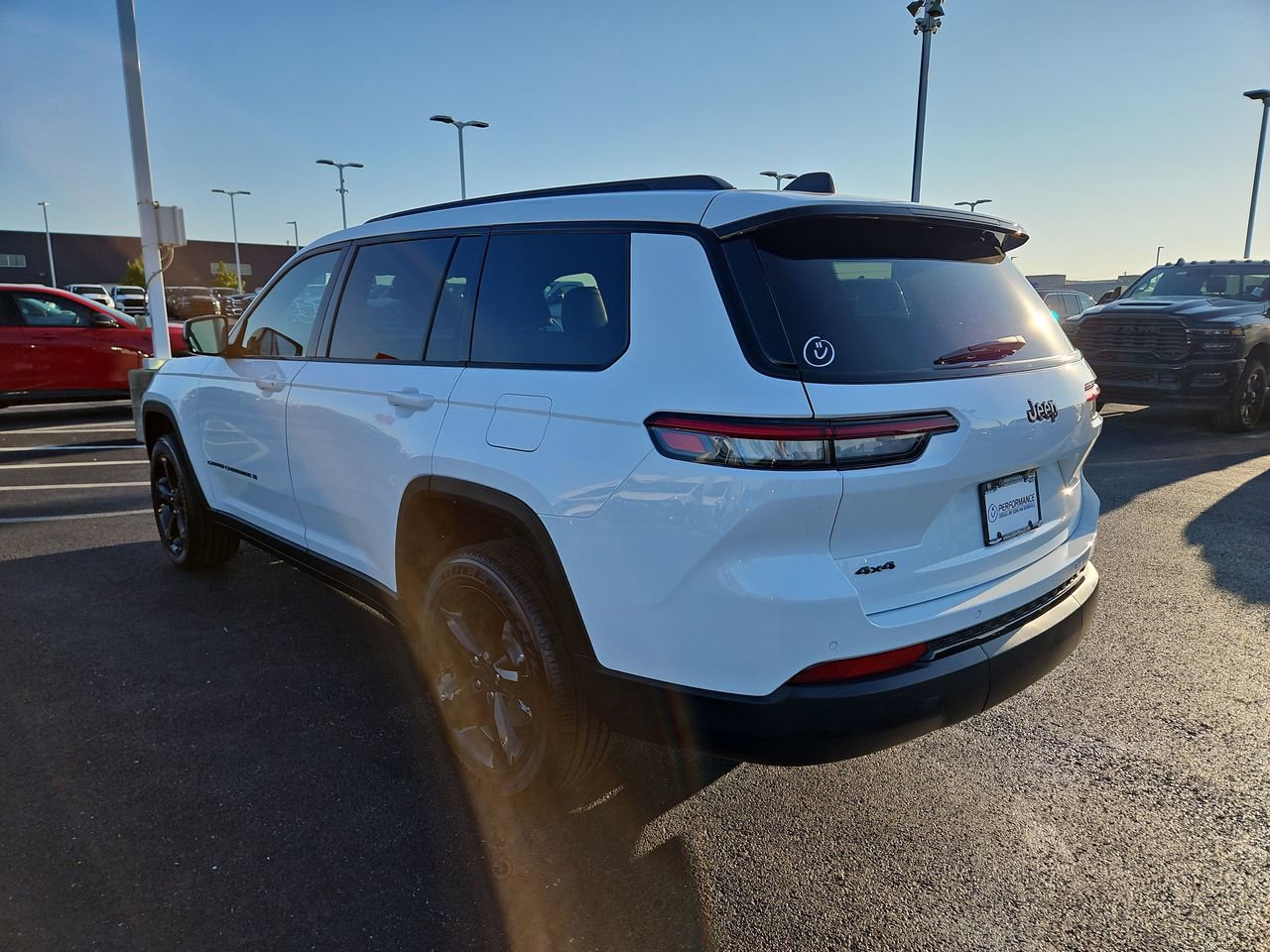 New 2025 Jeep Grand Cherokee L Laredo image 5