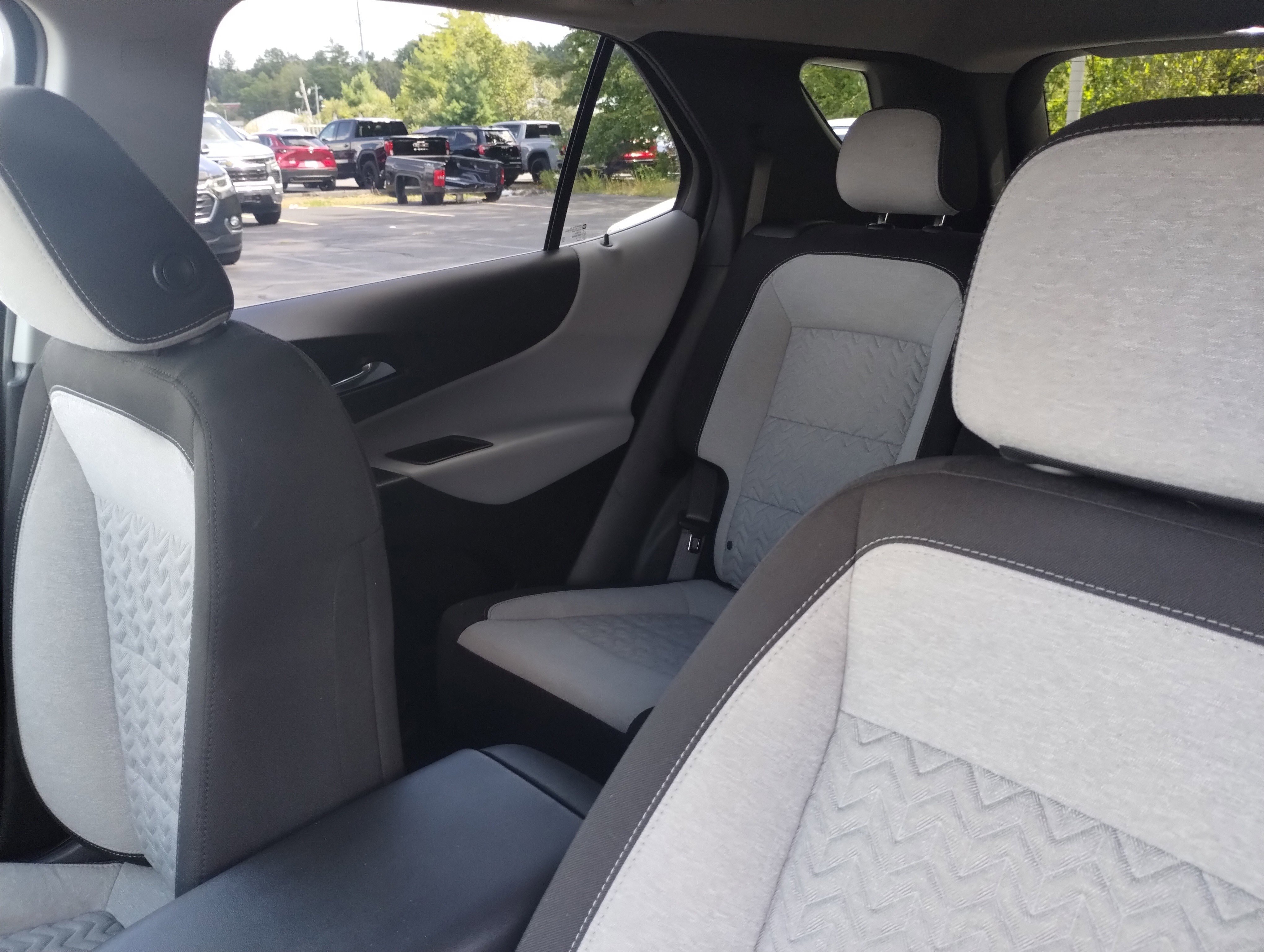 Used 2022 Chevrolet Equinox LS w/ LS Convenience Package image 14