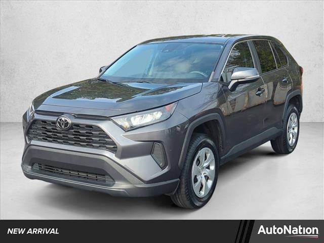 Used 2022 Toyota RAV4 LE image 1