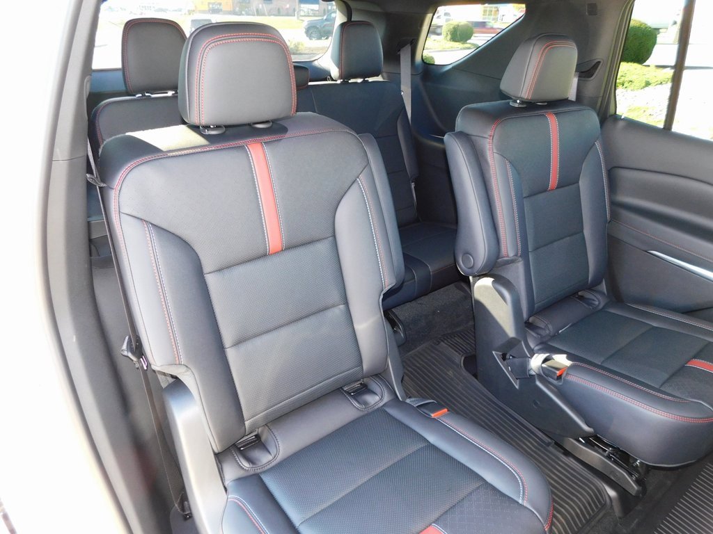 New 2026 Chevrolet Traverse RS w/ LPO, Floor Liner Package image 22