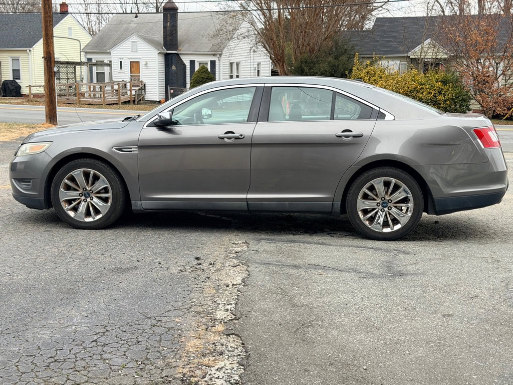 Used 2011 Ford Taurus Limited w/ 301A Rapid Spec Order Code image 10