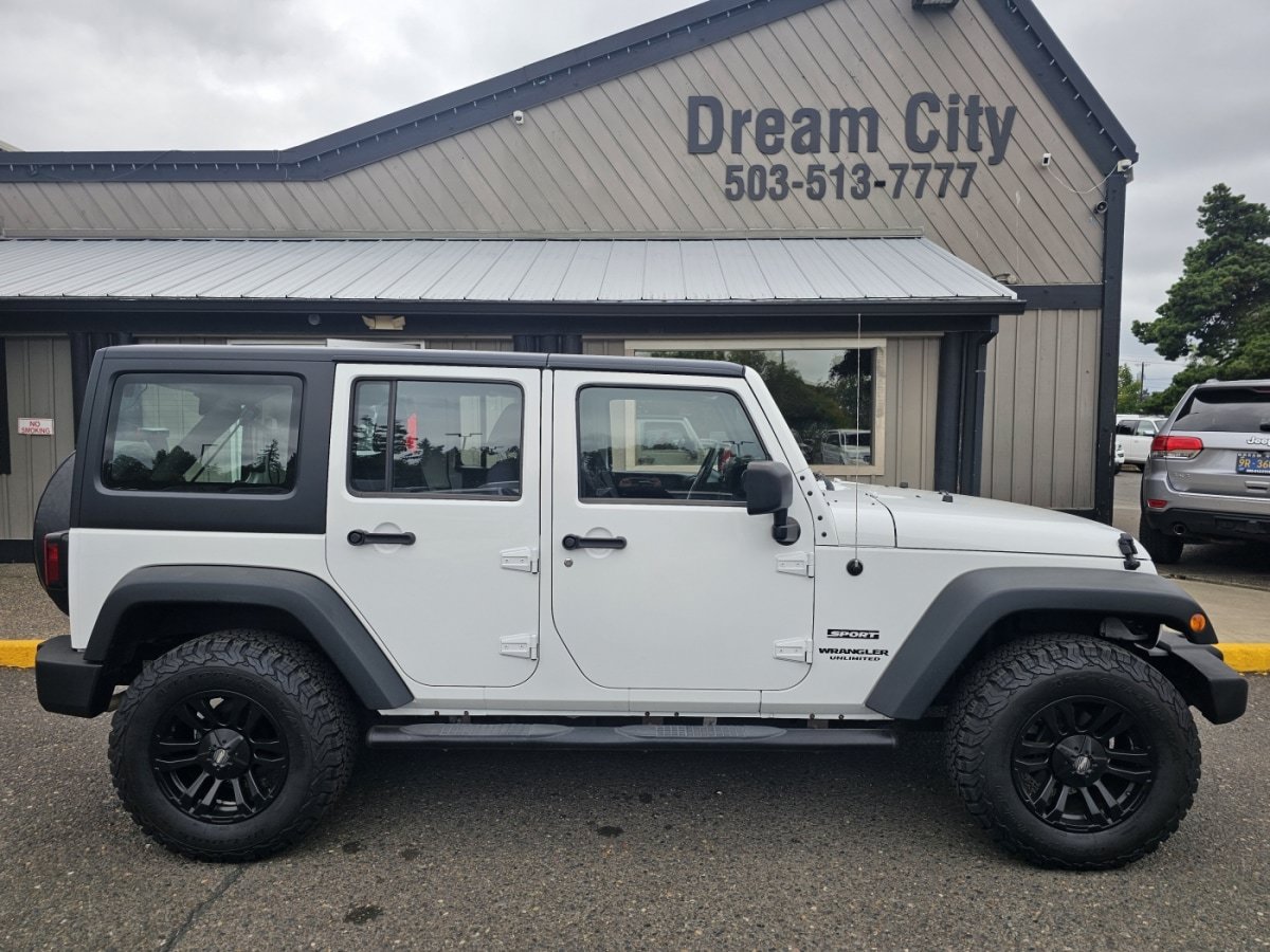 Used 2013 Jeep Wrangler Unlimited Sport AWD/4WD image 2