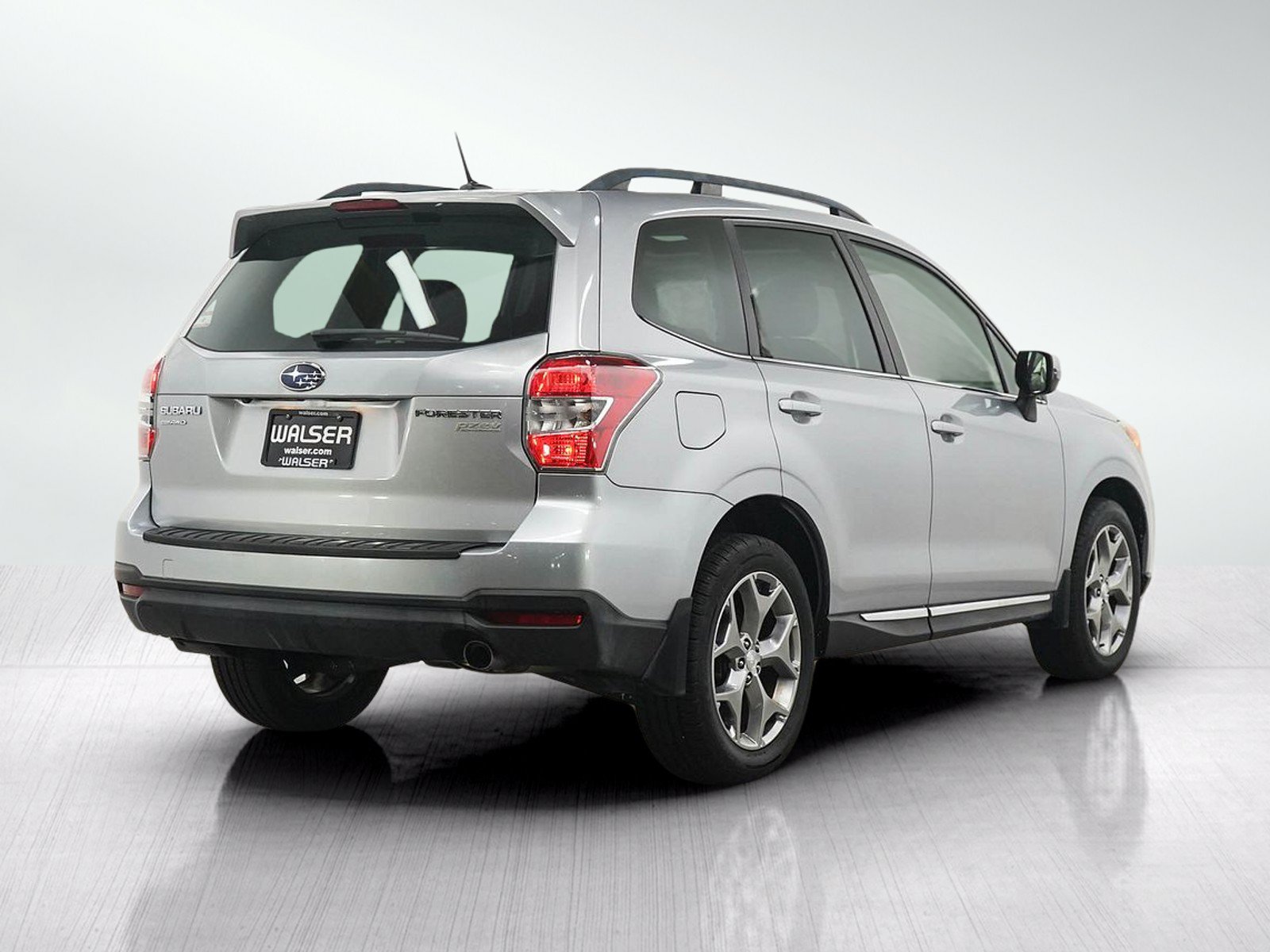 Used 2015 Subaru Forester 2.5i Touring w/ Eyesight & Navigation System AWD/4WD image 5