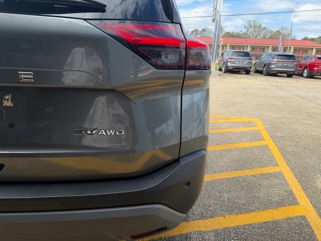 Used 2023 Nissan Rogue SV image 5