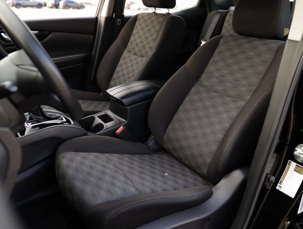 Used 2018 Nissan Rogue Sport SV image 19