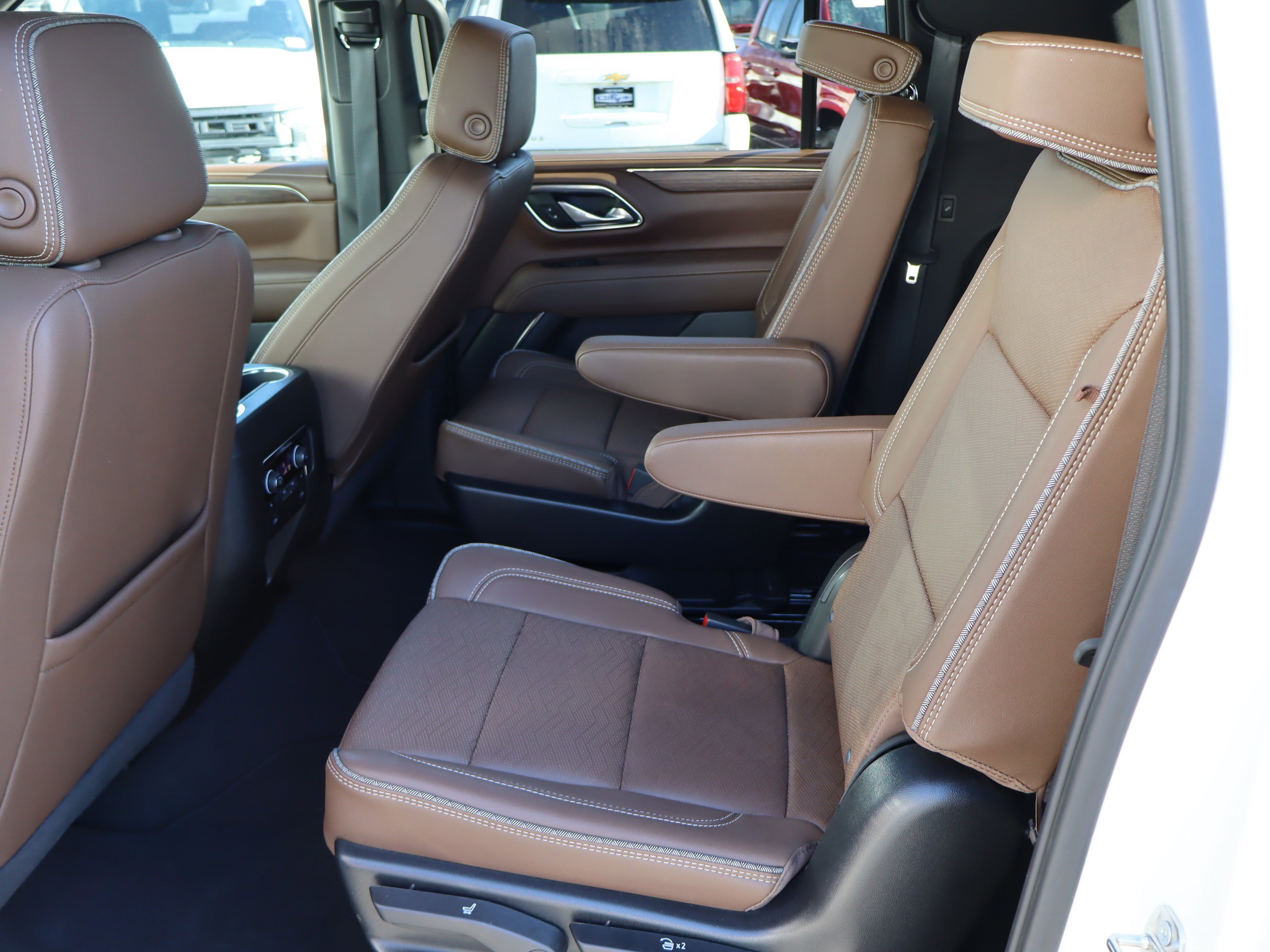 Certified 2024 Chevrolet Suburban High Country w/ Premium Package image 33