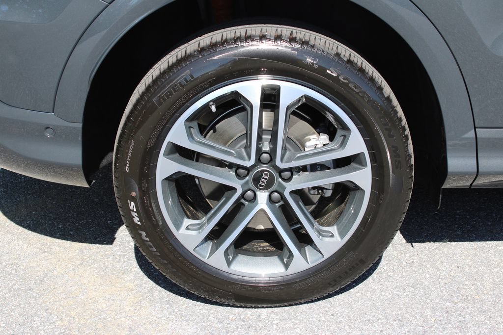 Used 2025 Audi Q5 Premium Plus w/ Premium Plus AWD/4WD image 36