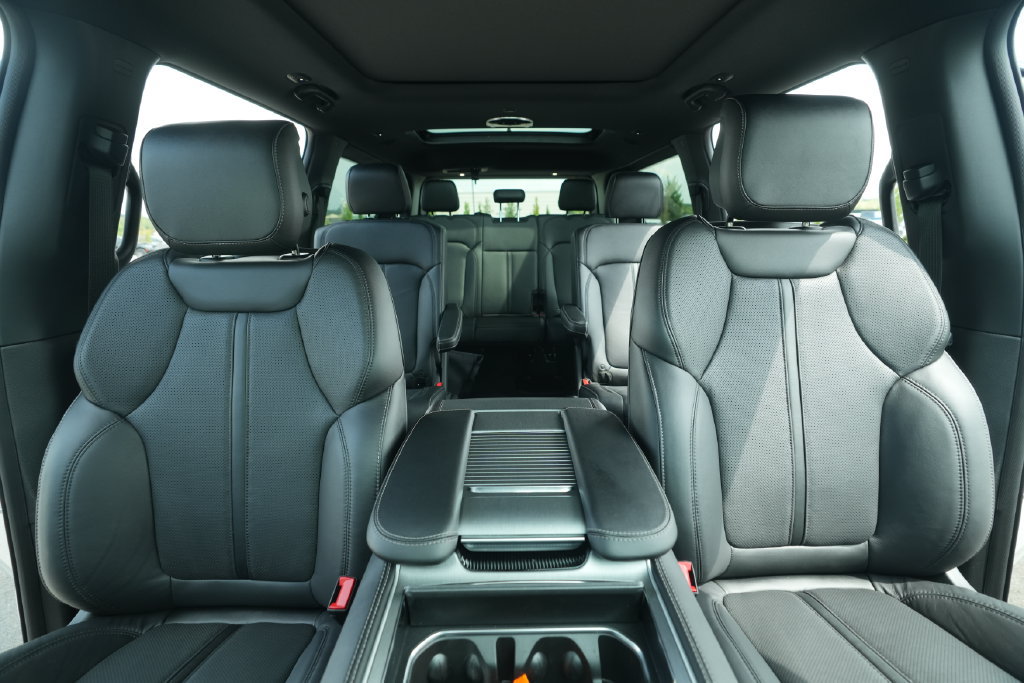New 2026 Jeep Grand Wagoneer Limited AWD/4WD image 43