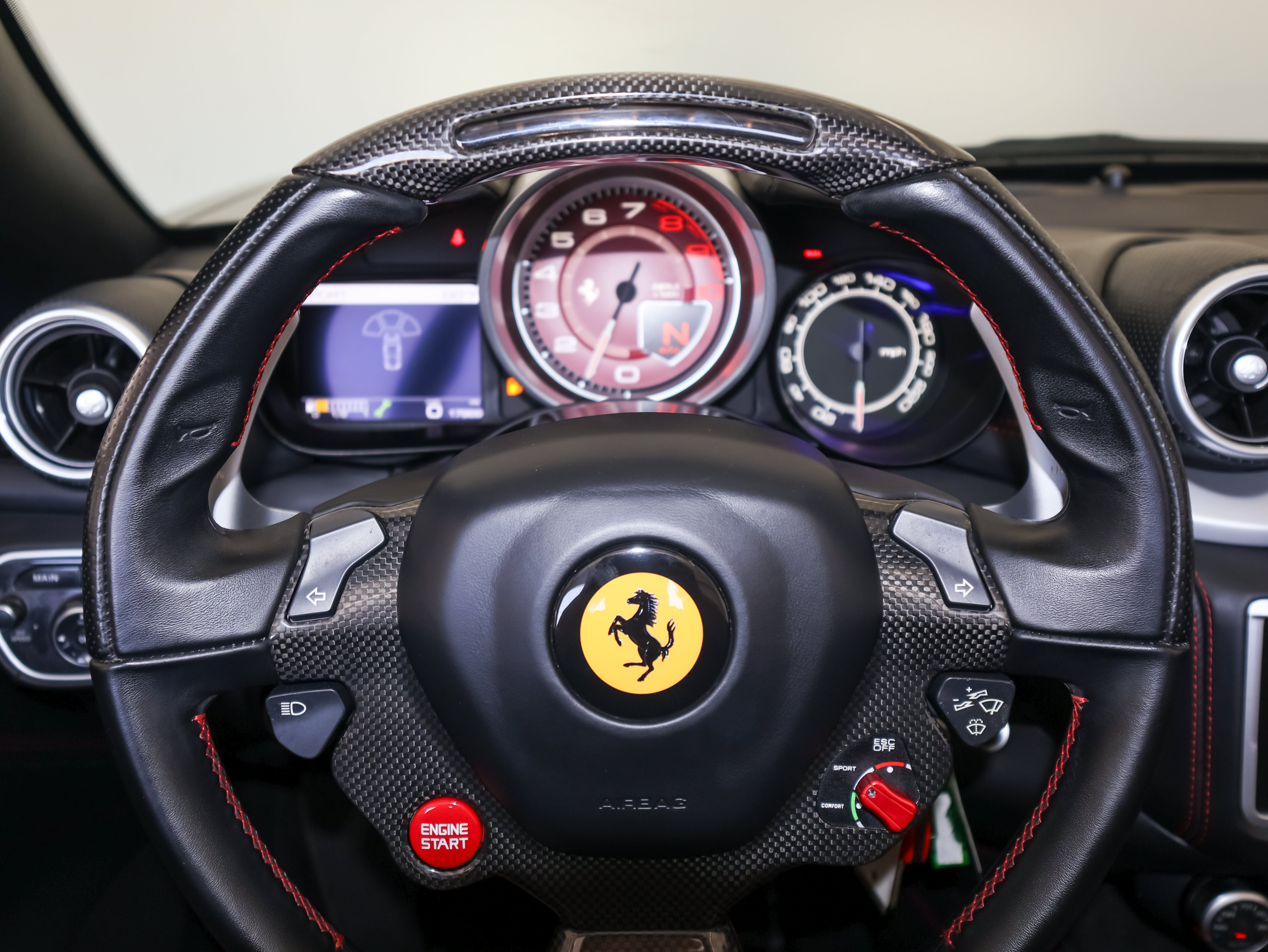 Used 2017 Ferrari California T RWD image 30