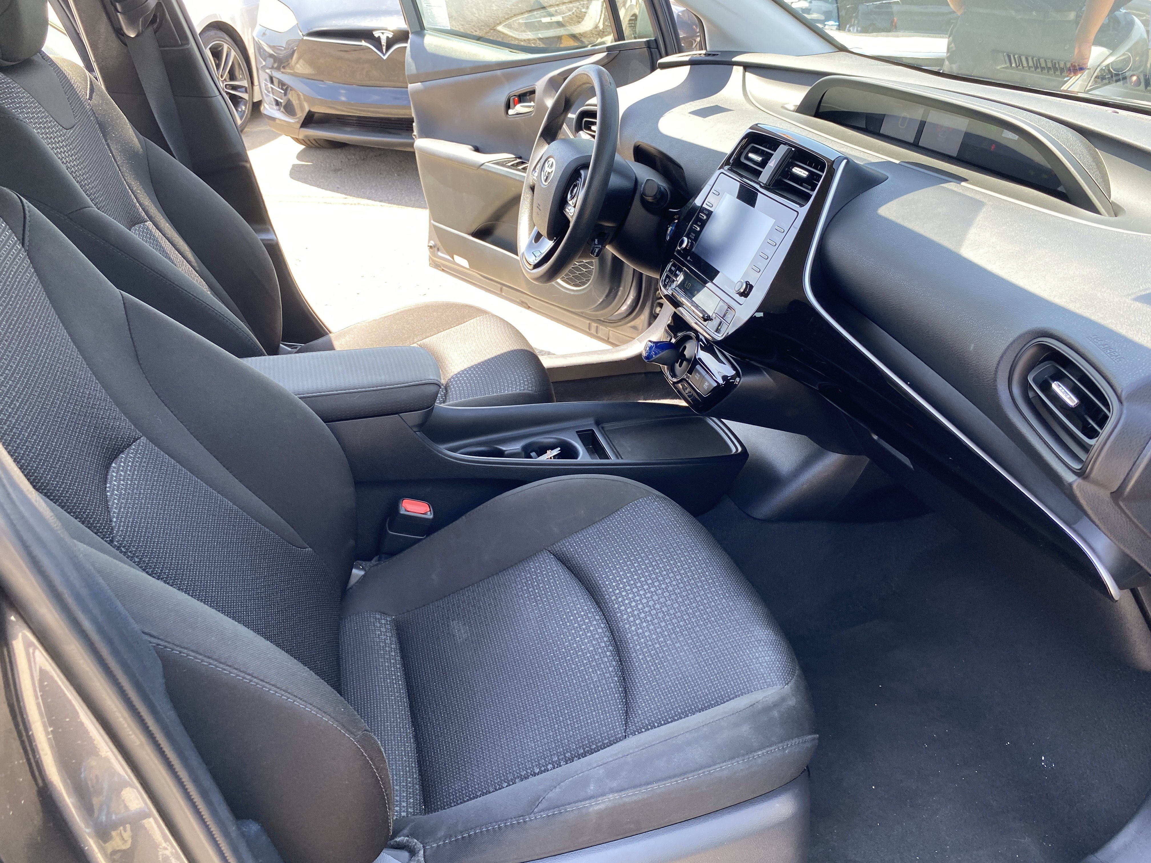Used 2021 Toyota Prius LE FWD image 21