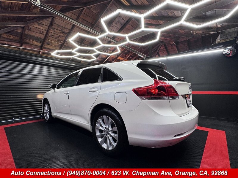 Used 2015 Toyota Venza LE FWD image 4