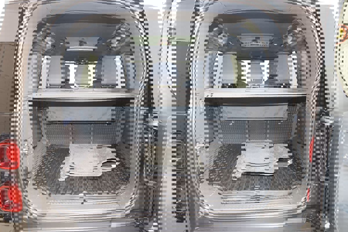 Used 2022 Land Rover Defender 110 X-Dynamic HSE image 51