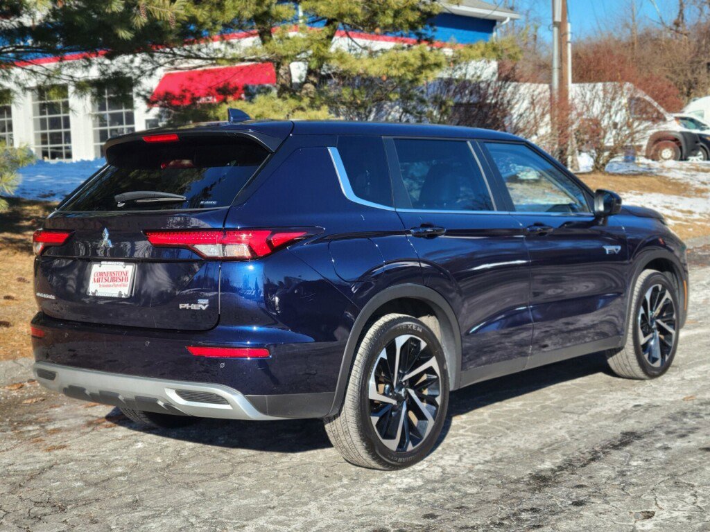 Used 2023 Mitsubishi Outlander SE image 5