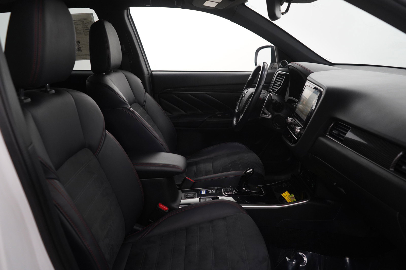 Used 2022 Mitsubishi Outlander LE image 10