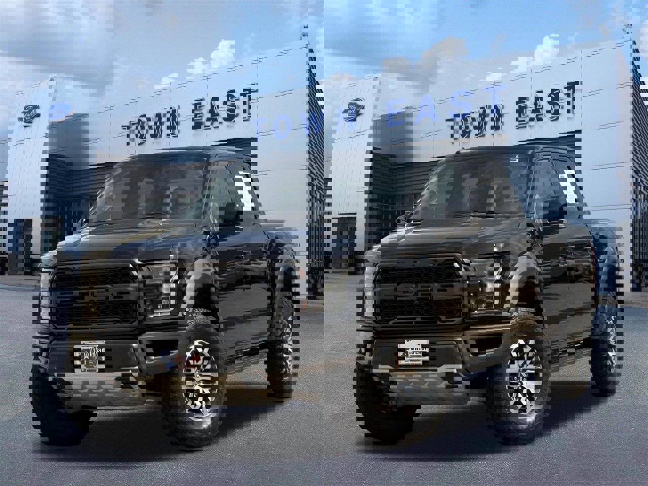 Used 2017 Ford F150 Raptor w/ Equipment Group 802A Luxury image 1