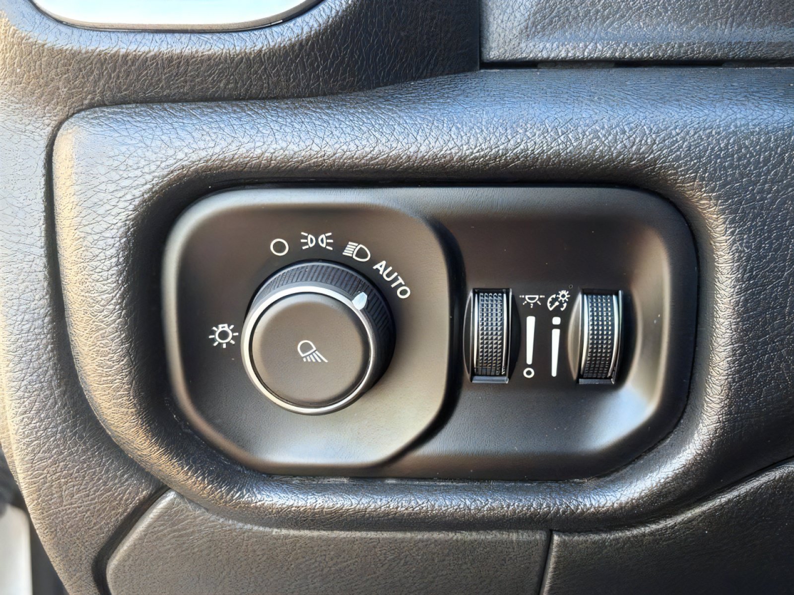 Used 2020 RAM 2500 Big Horn AWD/4WD image 28