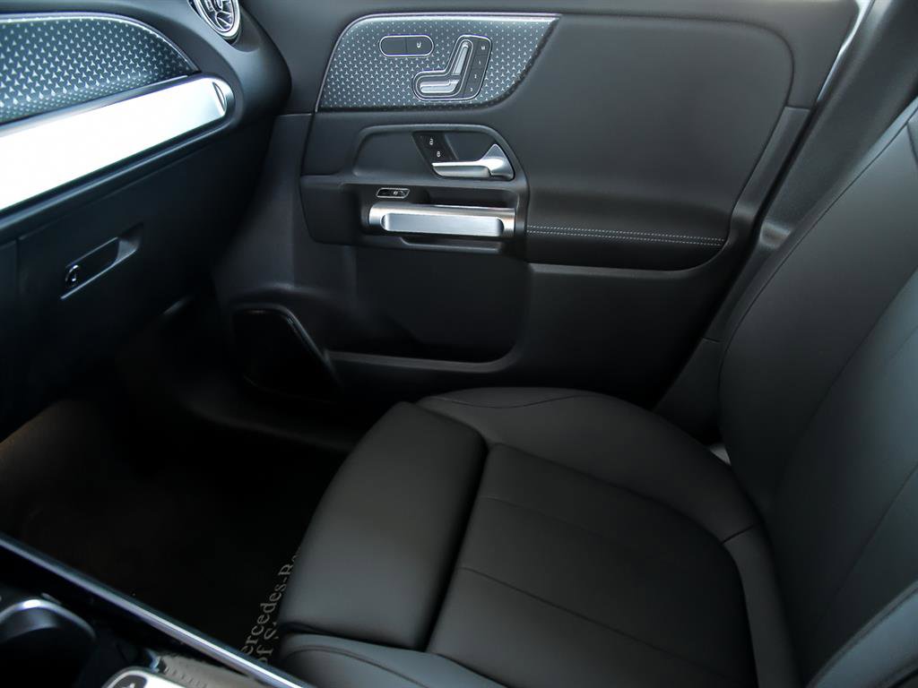 Certified 2025 Mercedes-Benz EQB 300 4MATIC image 25