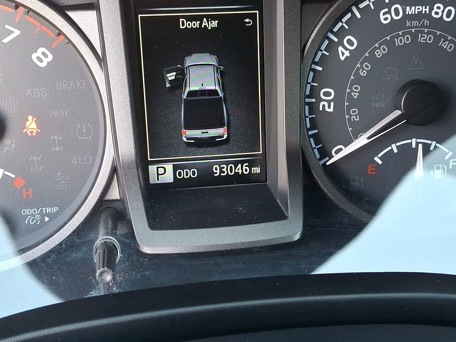 Used 2018 Toyota Tacoma TRD Sport AWD/4WD image 24