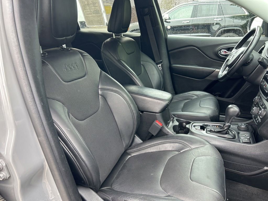 Used 2020 Jeep Cherokee Limited AWD/4WD image 32