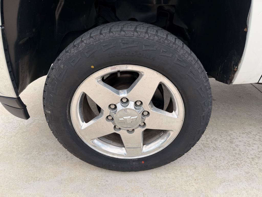 Used 2014 Chevrolet Silverado 2500 LT AWD/4WD image 13