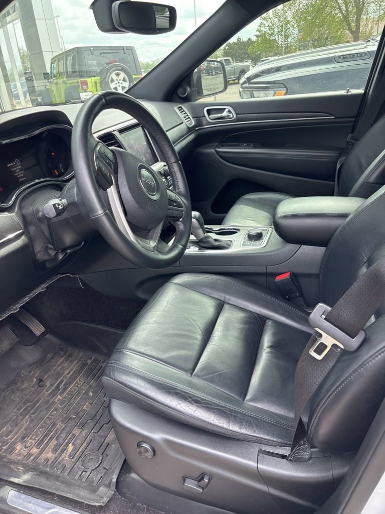 Used 2018 Jeep Grand Cherokee Limited image 3