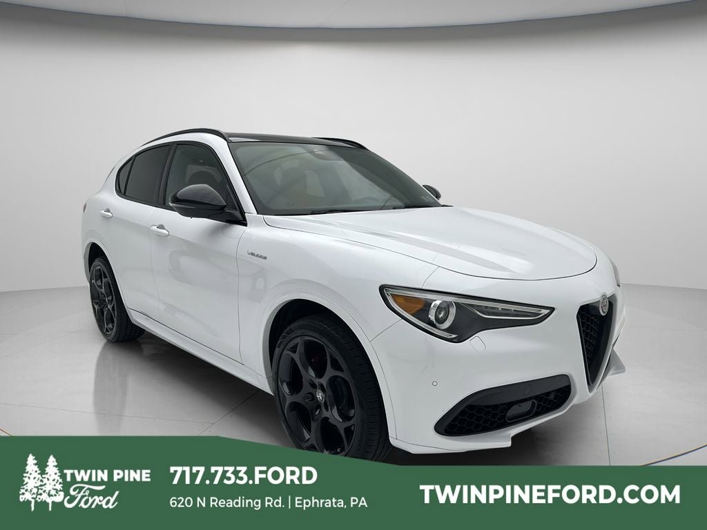 Used 2023 Alfa Romeo Stelvio Veloce AWD/4WD image 1