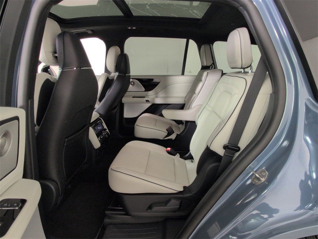New 2025 Lincoln Aviator Black Label w/ Black Label Special Edition image 6
