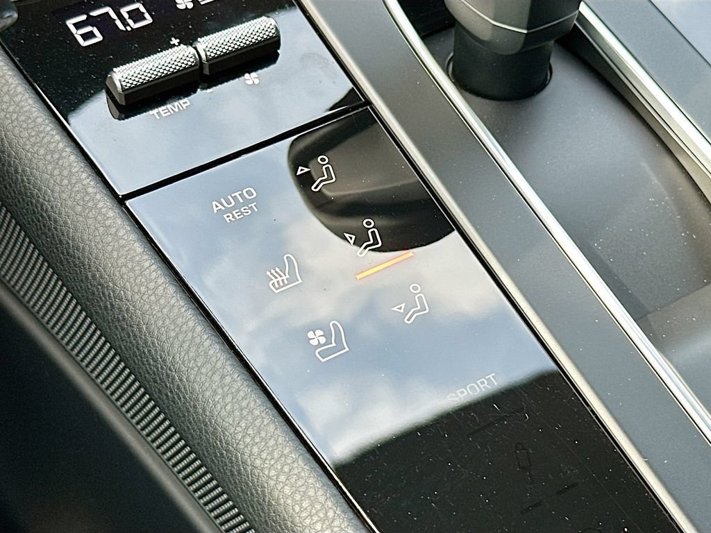 Certified 2026 Porsche Macan AWD/4WD image 23