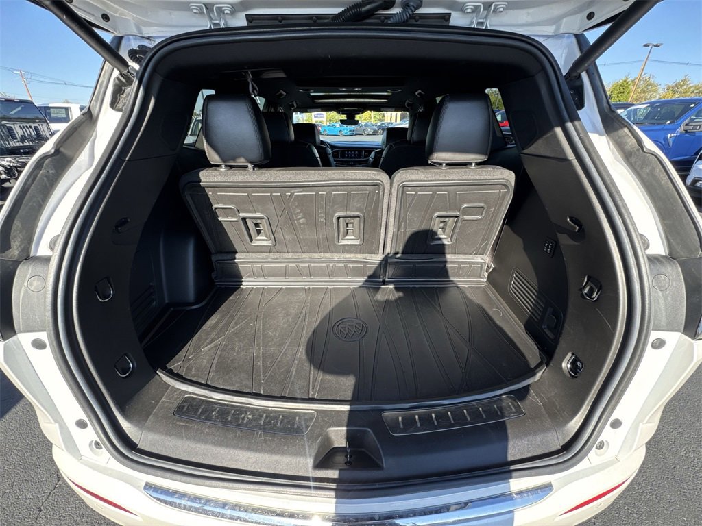 Used 2022 Buick Enclave Avenir image 25
