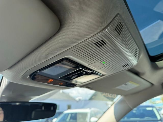 Certified 2024 Volkswagen Atlas SEL Premium R-Line image 26