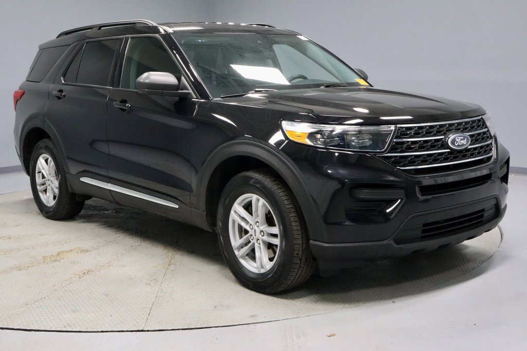 Certified 2023 Ford Explorer XLT image 1
