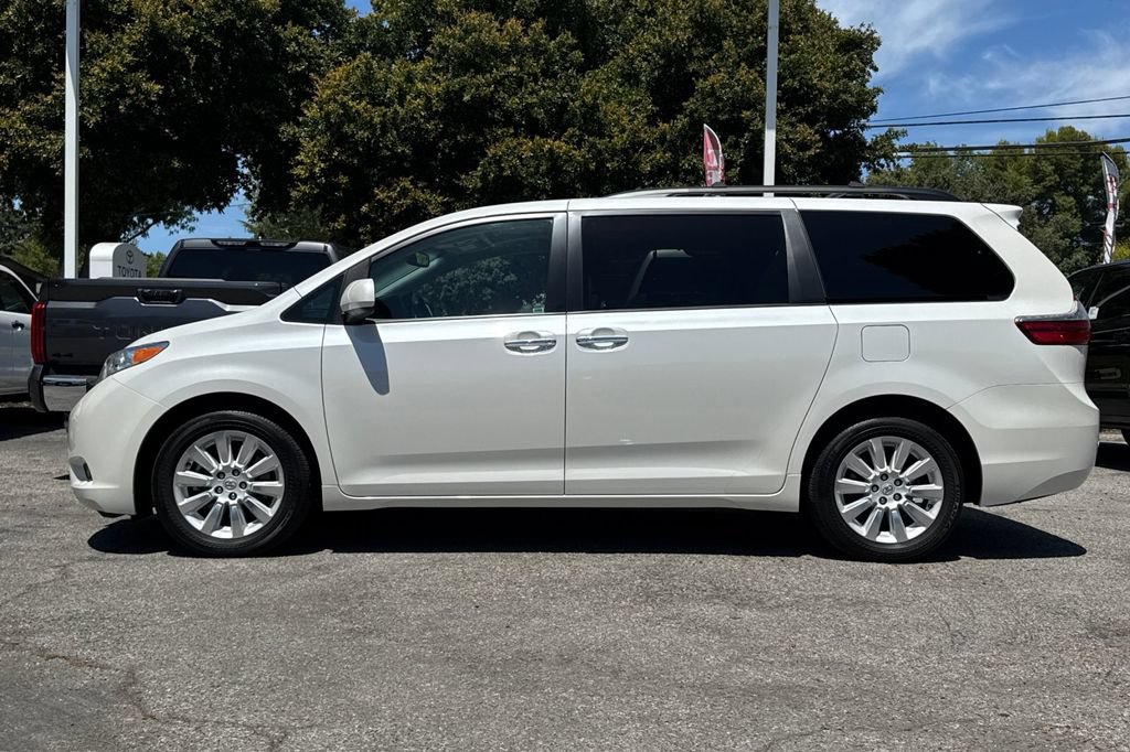 Used 2015 Toyota Sienna XLE w/ XLE Navigation Package AWD/4WD image 6