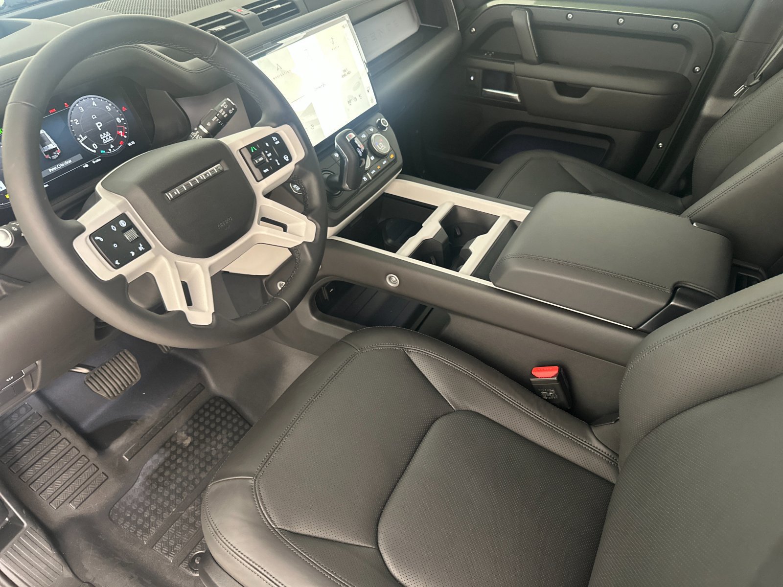 New 2026 Land Rover Defender 130 X-Dynamic SE AWD/4WD image 10
