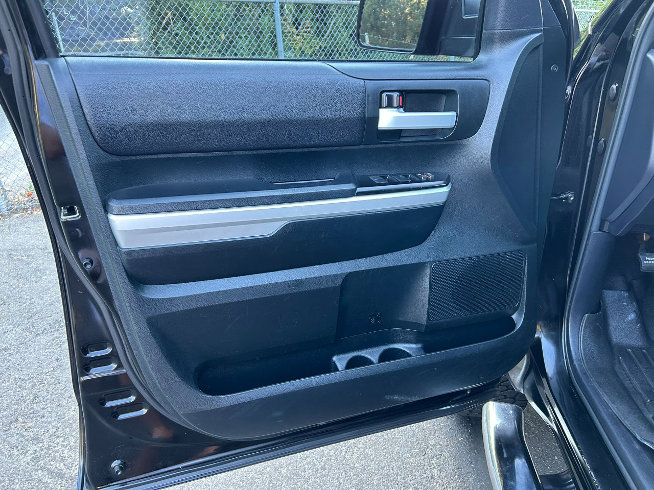 Used 2017 Toyota Tundra SR5 image 9