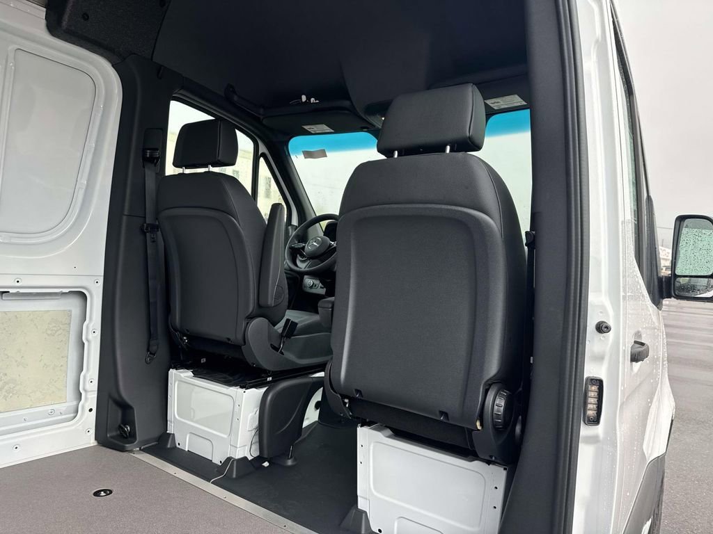 New 2025 Mercedes-Benz Sprinter 2500 image 8