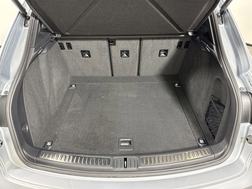 Used 2025 Porsche Macan image 21