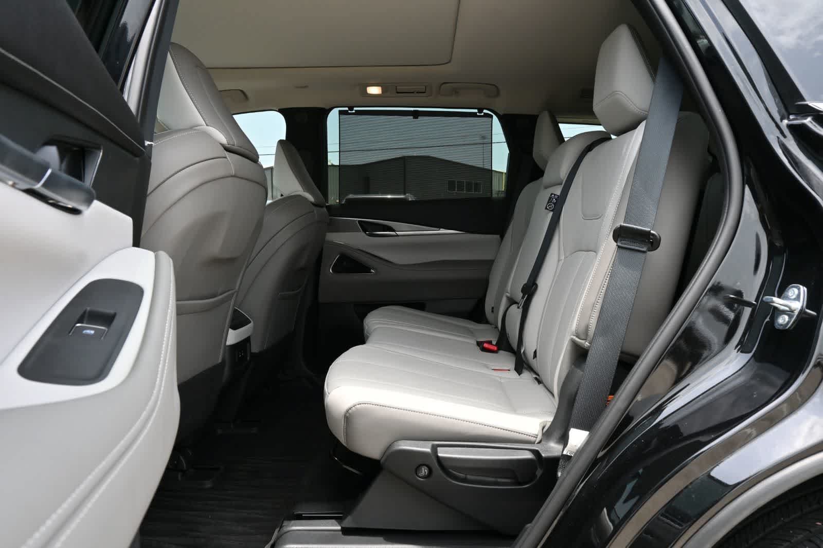 Used 2026 INFINITI QX60 Luxe w/ Cargo Package AWD/4WD image 18
