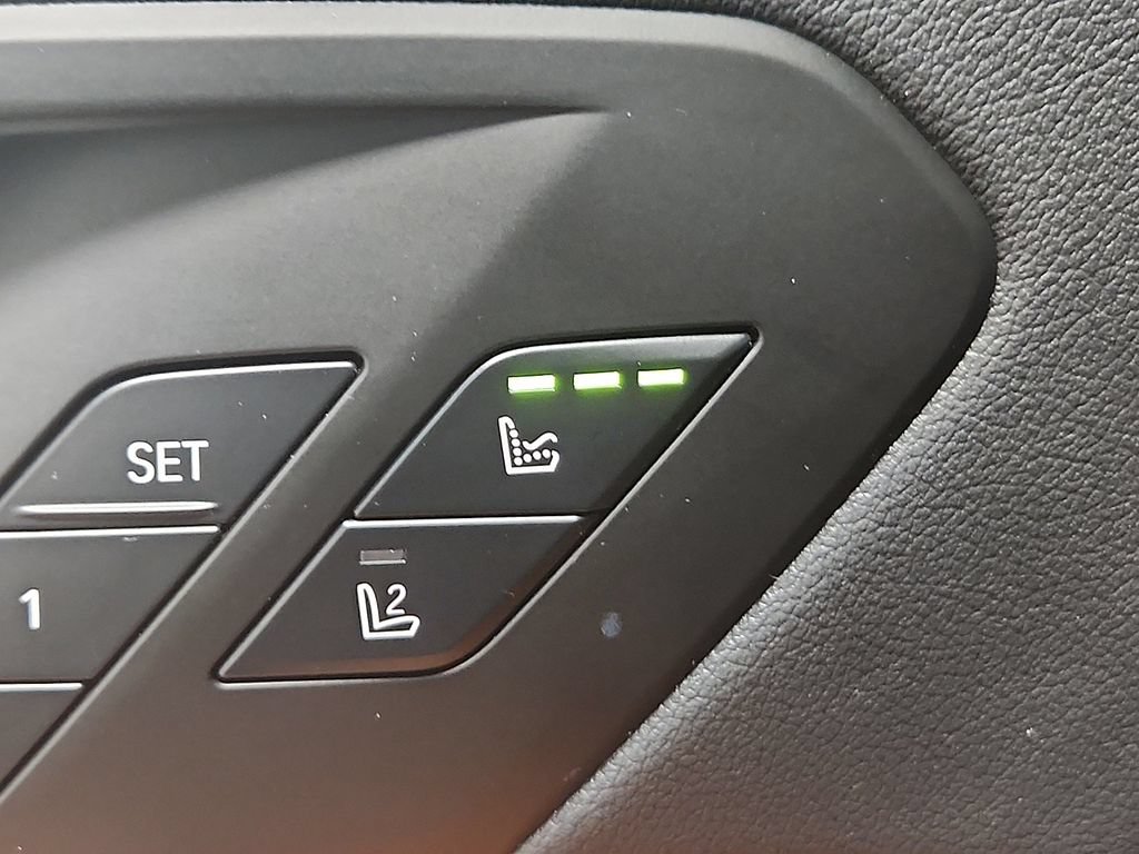 Used 2022 BMW X5 M50i AWD/4WD image 24