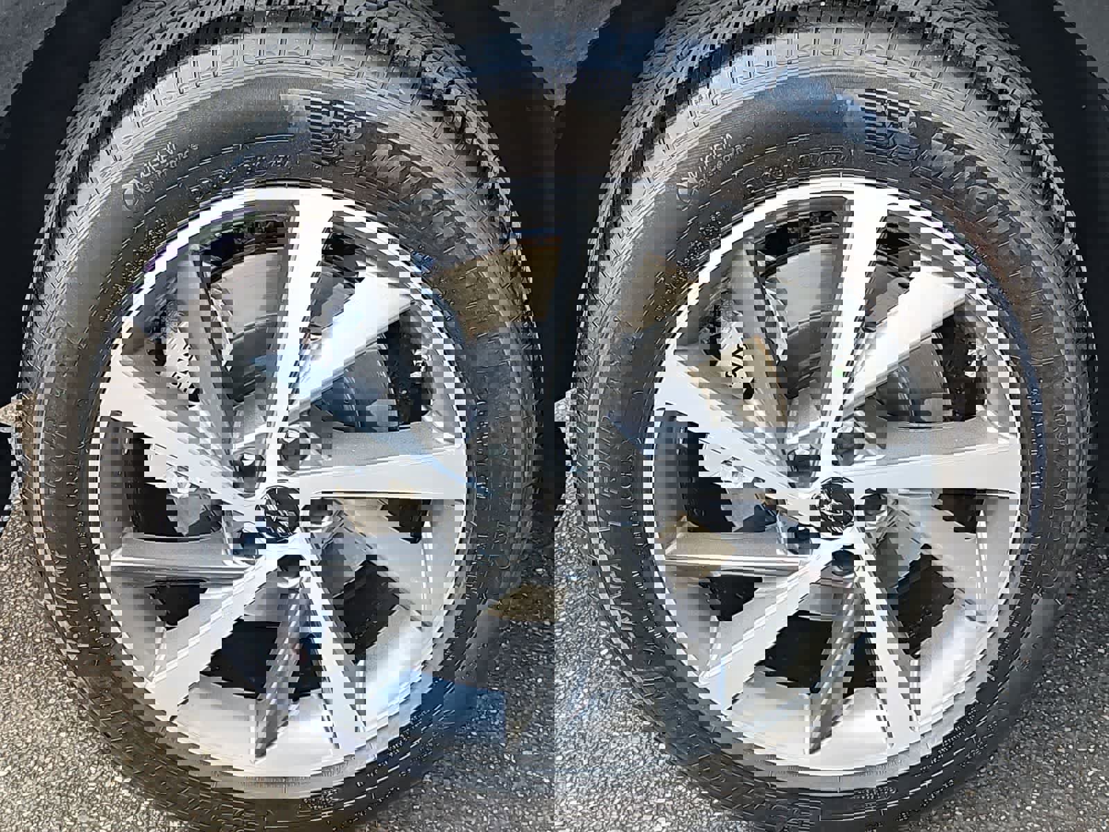 Used 2025 Genesis GV80 2.5T Select image 12