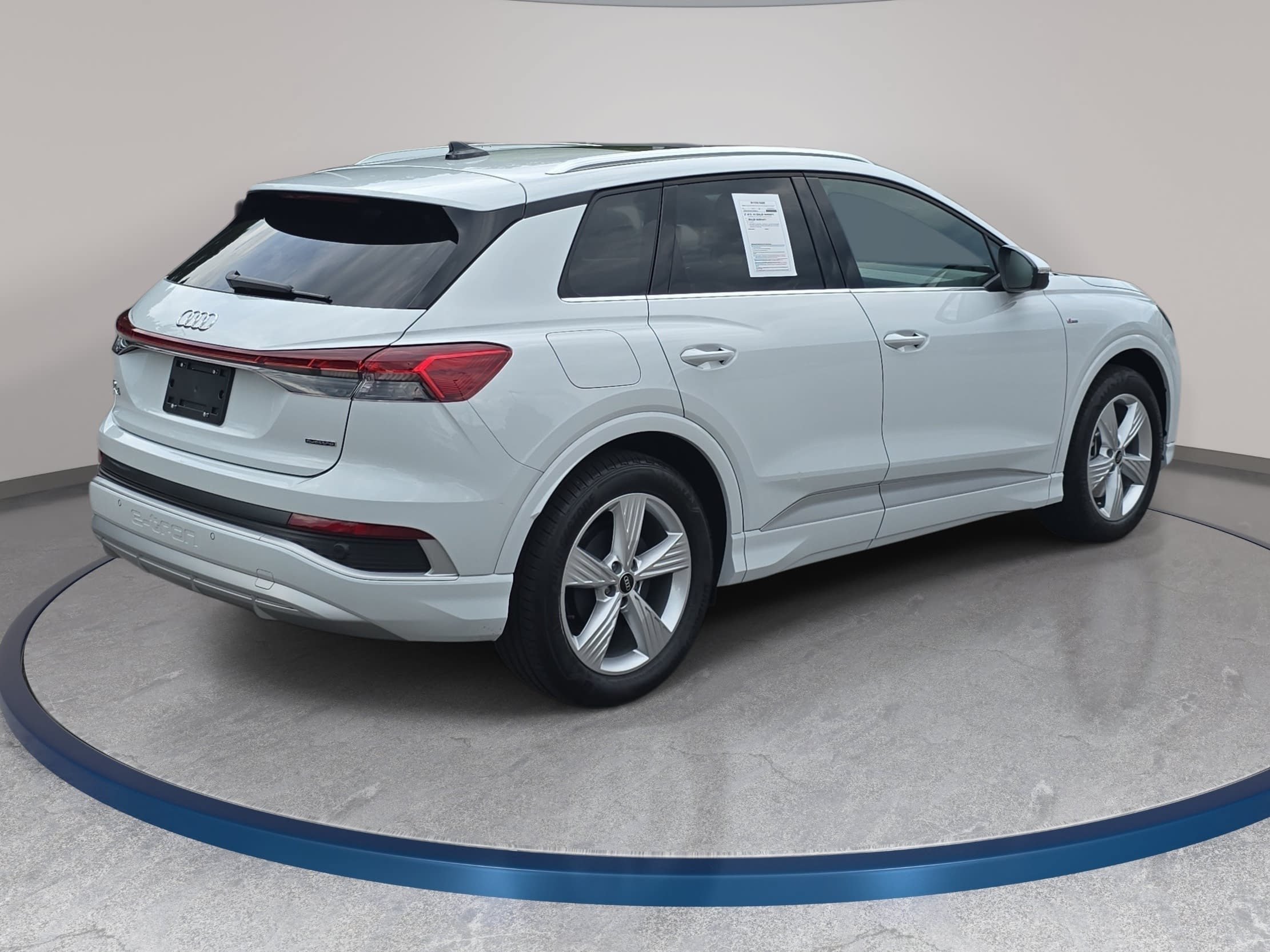 Used 2025 Audi Q4 e-tron Prestige AWD/4WD image 5
